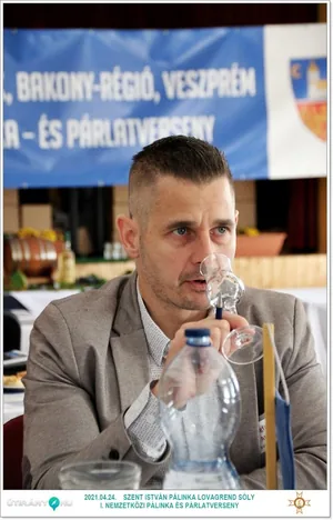 A bírálat órái